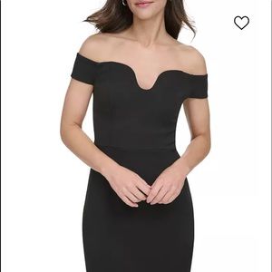 Vince Camuto Women's Off-The-Shoulder Notch-Neck Gown